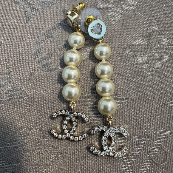 Chanel CC Gold and Cream Pearl Drop Earrings - Picture 1 of 5